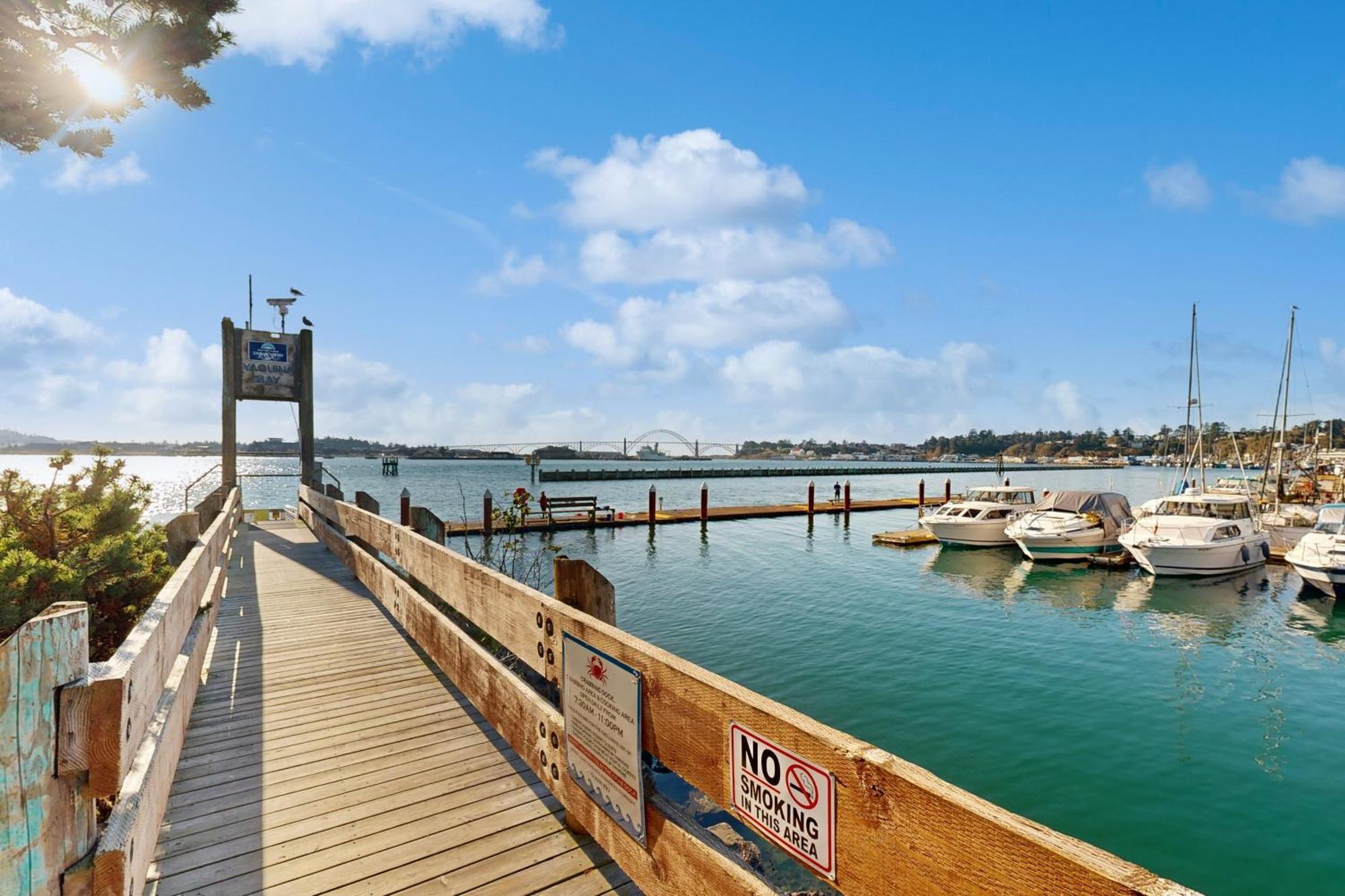 The Embarcadero Condos Newport Exterior photo