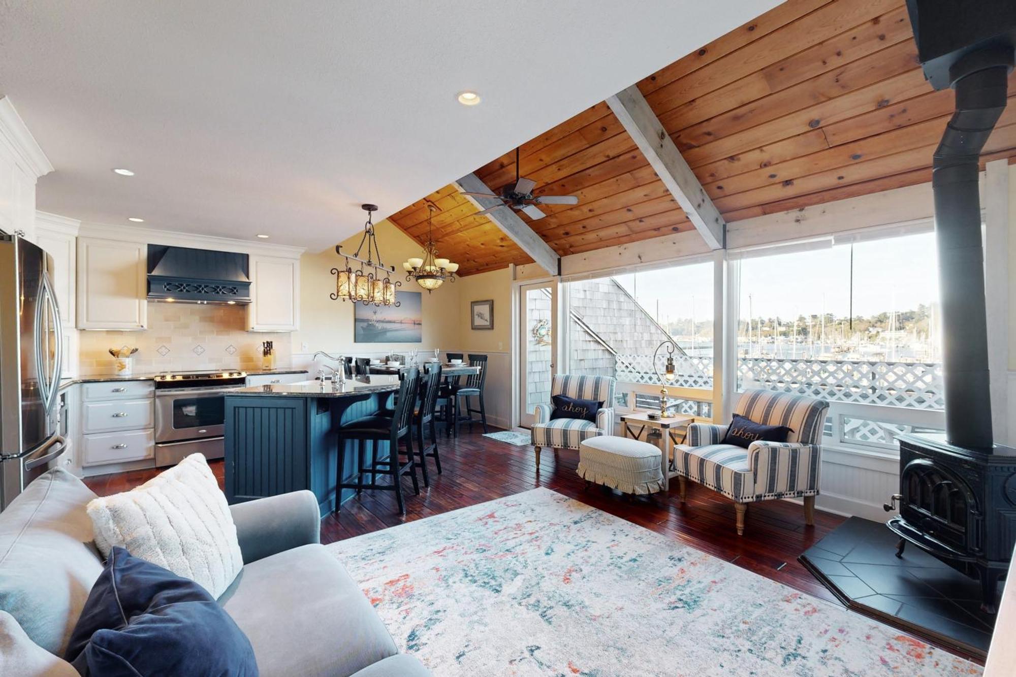 The Embarcadero Condos Newport Exterior photo