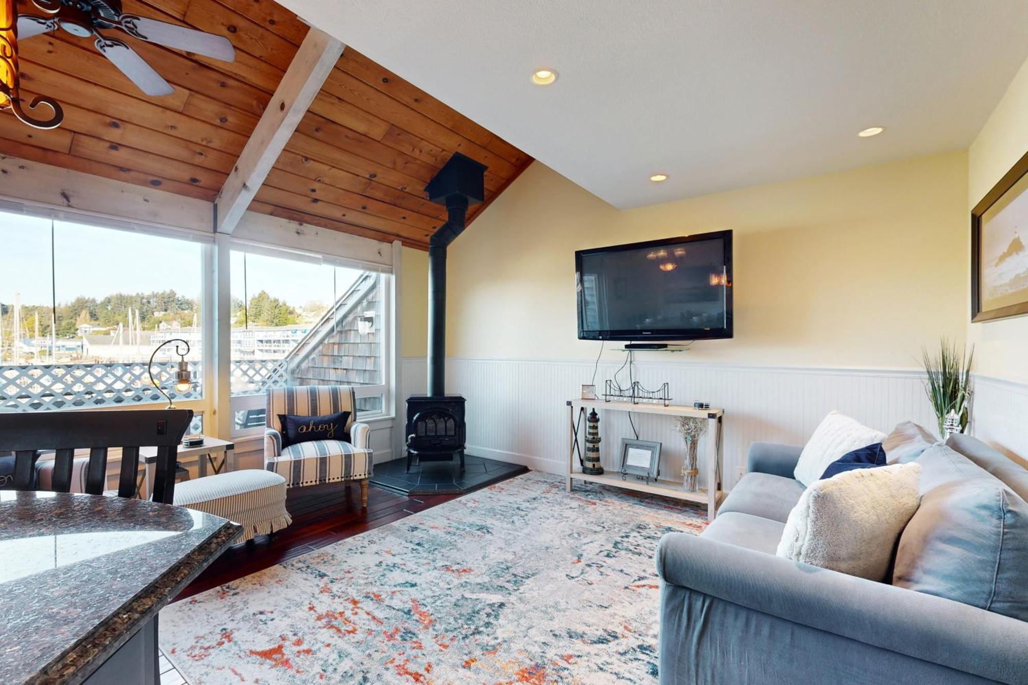 The Embarcadero Condos Newport Exterior photo