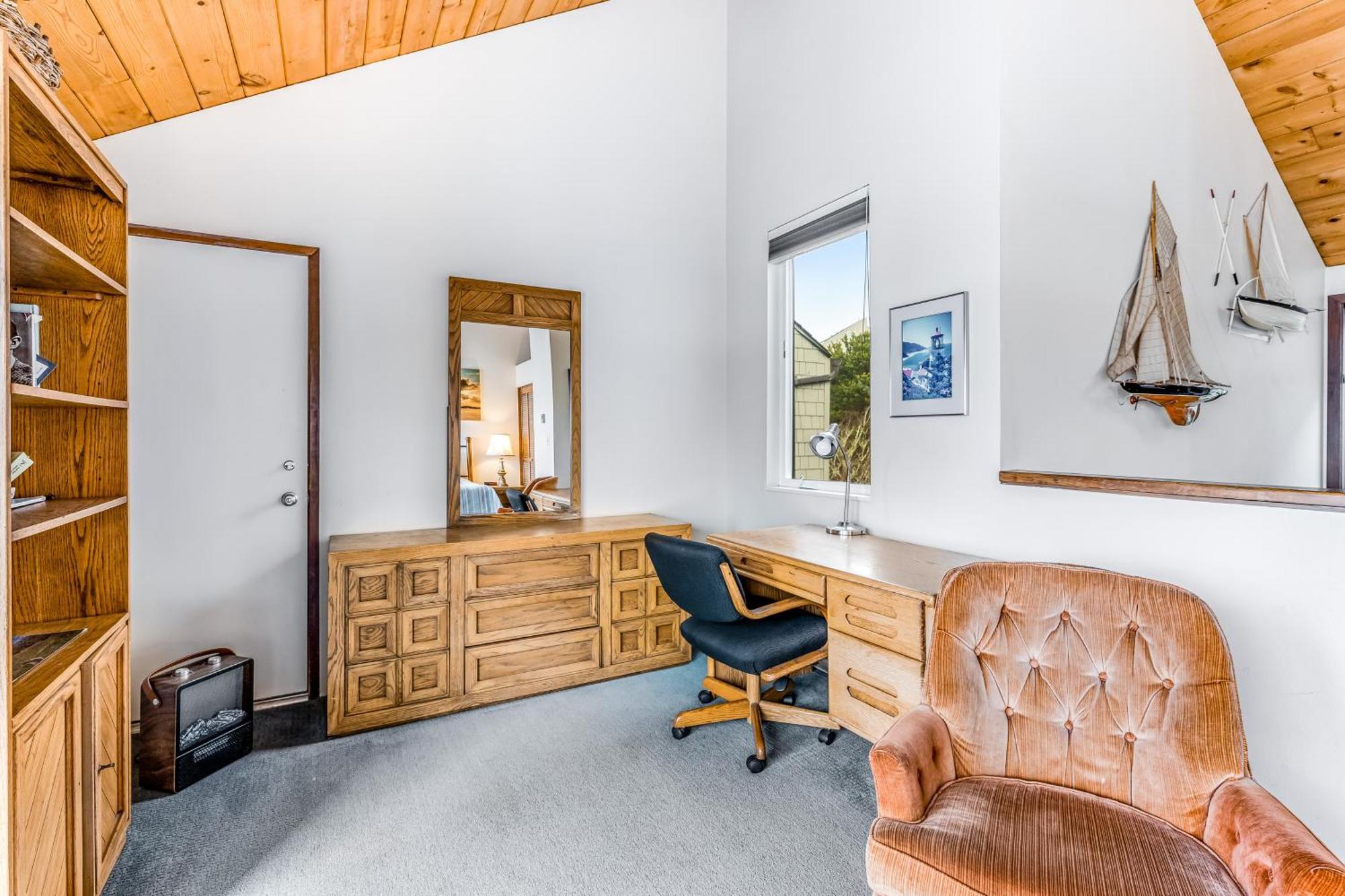 The Embarcadero Condos Newport Room photo