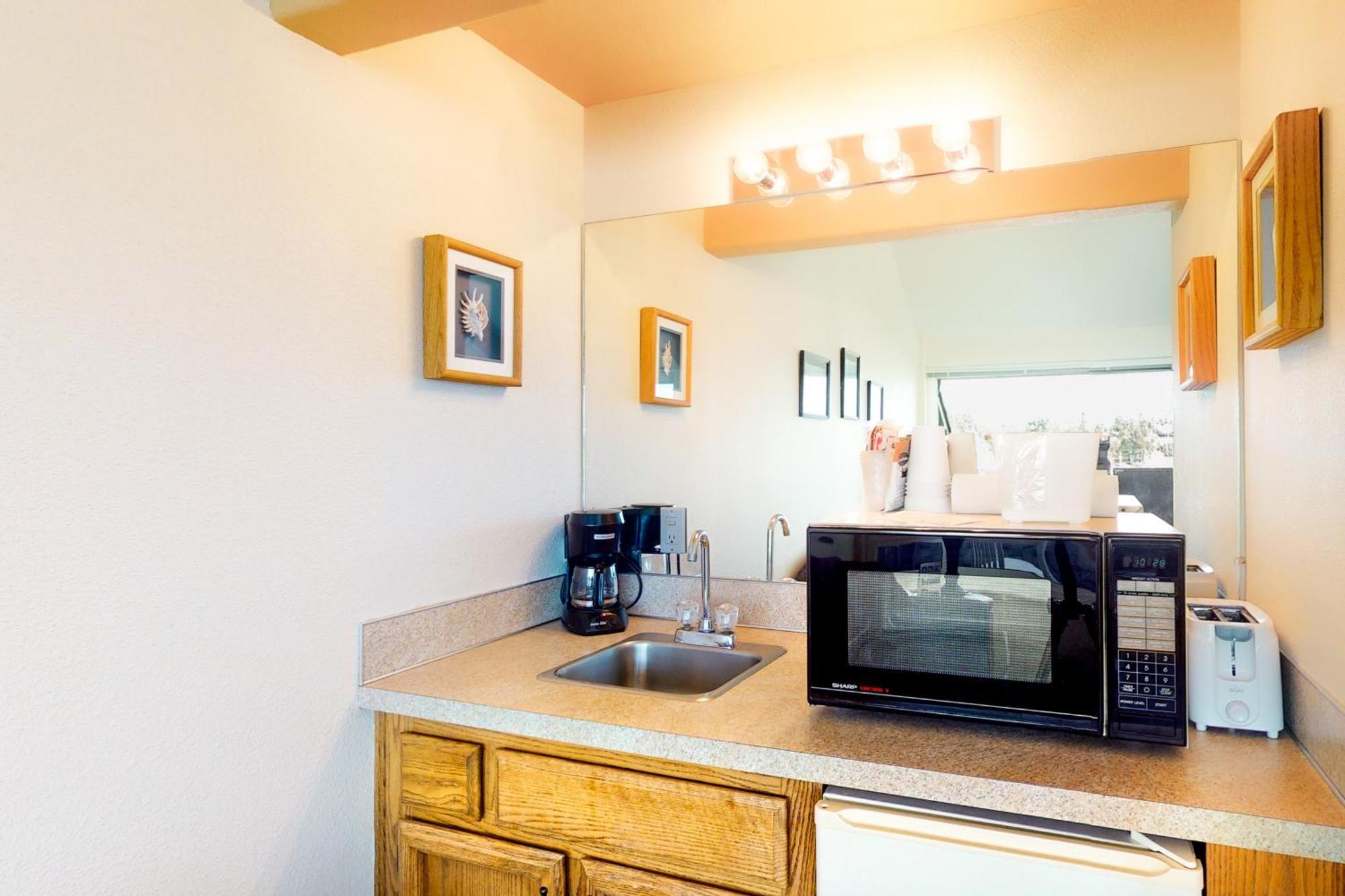 The Embarcadero Condos Newport Room photo