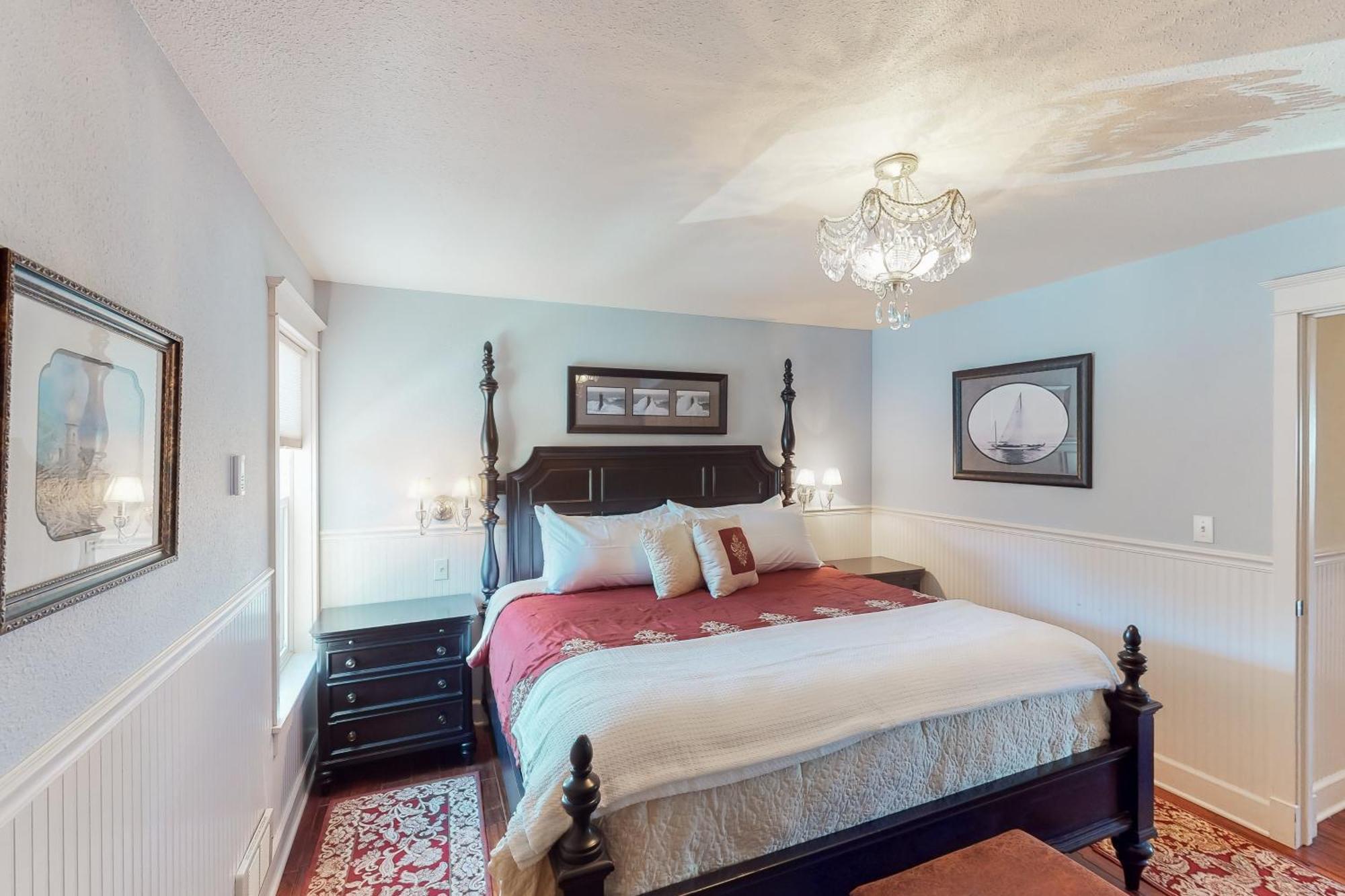 The Embarcadero Condos Newport Room photo
